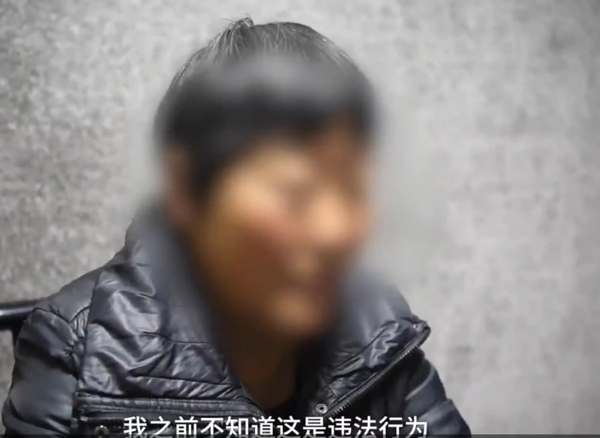 无知大妈在警局大门前卖*粟罂**苗，被抓后表示：不知是犯法行为