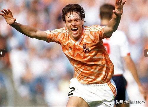 克鲁伊夫荷兰全攻全守集锦,荷兰三剑客是克鲁伊夫培养的吗