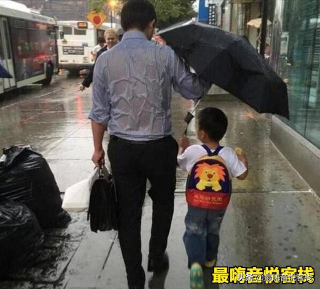 父亲的爱总是那么深沉的厚重,我们用了20多年才读懂父亲的爱