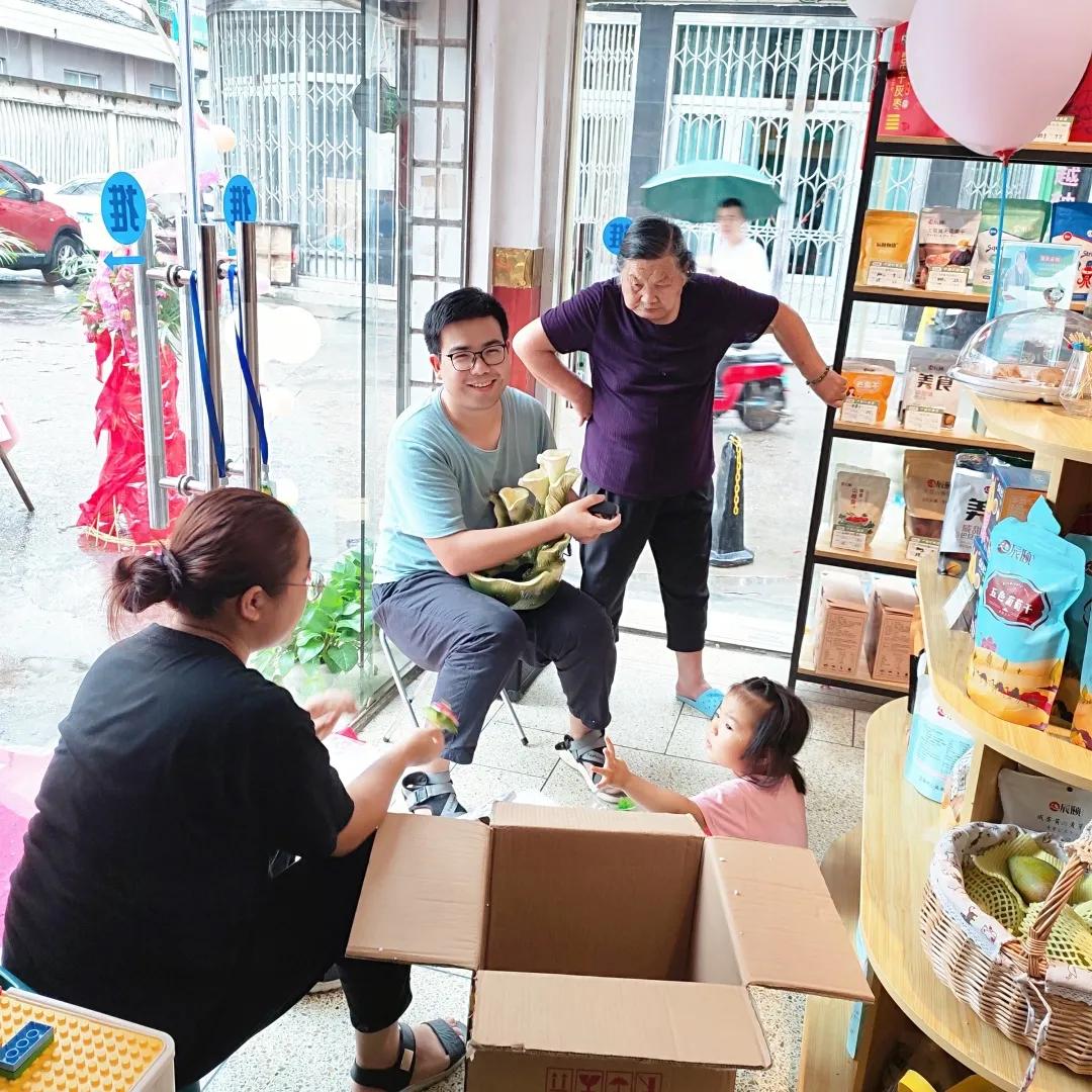 90后宝妈到外省打拼开网店,90后的宝妈开网店