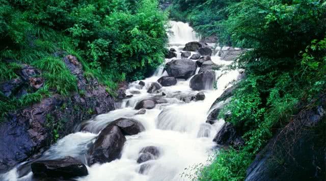浙江有哪些有瀑布的旅游景点,浙江旅游景点推荐瀑布
