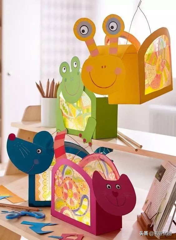 猪年手工制作纸灯笼,大红灯笼手工制作简约过年