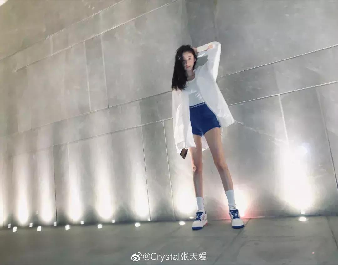 让杨幂热巴都爱不释手的白毛衣,迪丽热巴杨幂同款单品