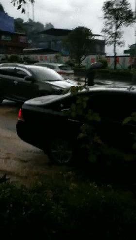 贵州黄果树瀑布开放了吗现在,贵州黄果树瀑布景区今天有雨吗