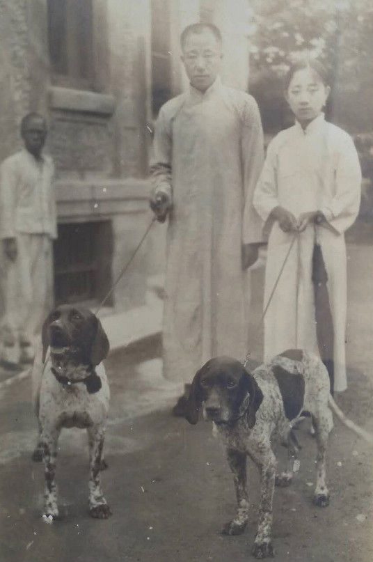 清朝灭亡后，王爷落魄成小贩，毛主席亲批：必须重用