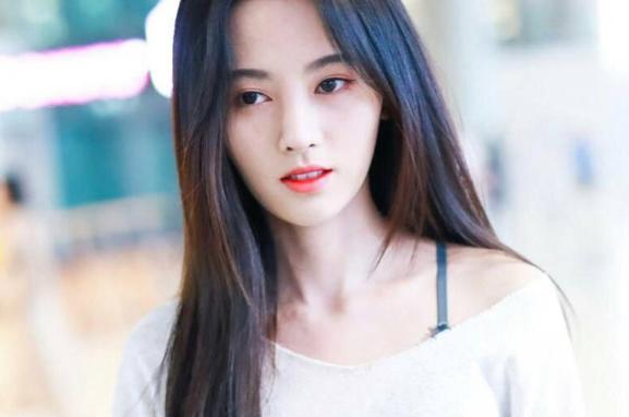 杨超越最具潜力演员,和杨超越有七八分相像的女明星