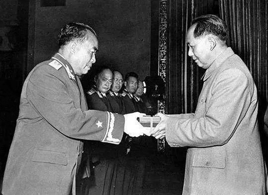 十大元帅如何评价毛主席？每个人都对他充满了崇敬之情