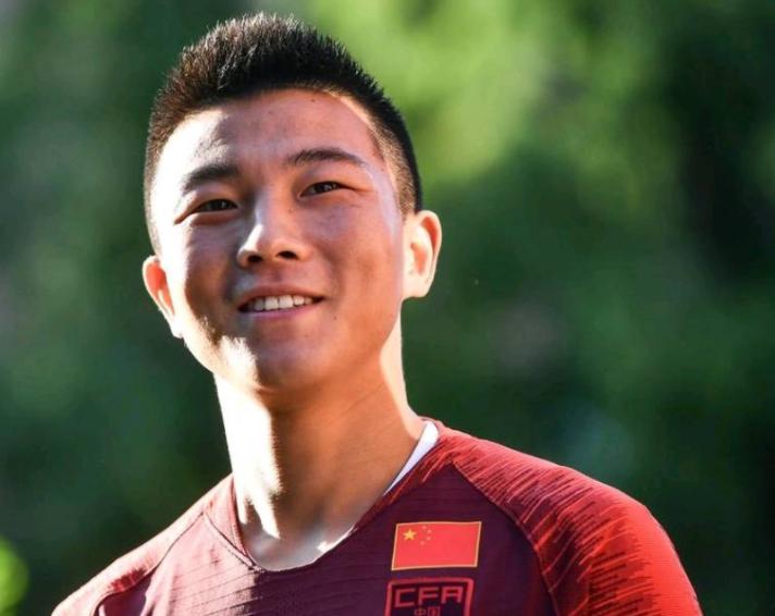 大连留洋球员,足球小将梅西和c罗