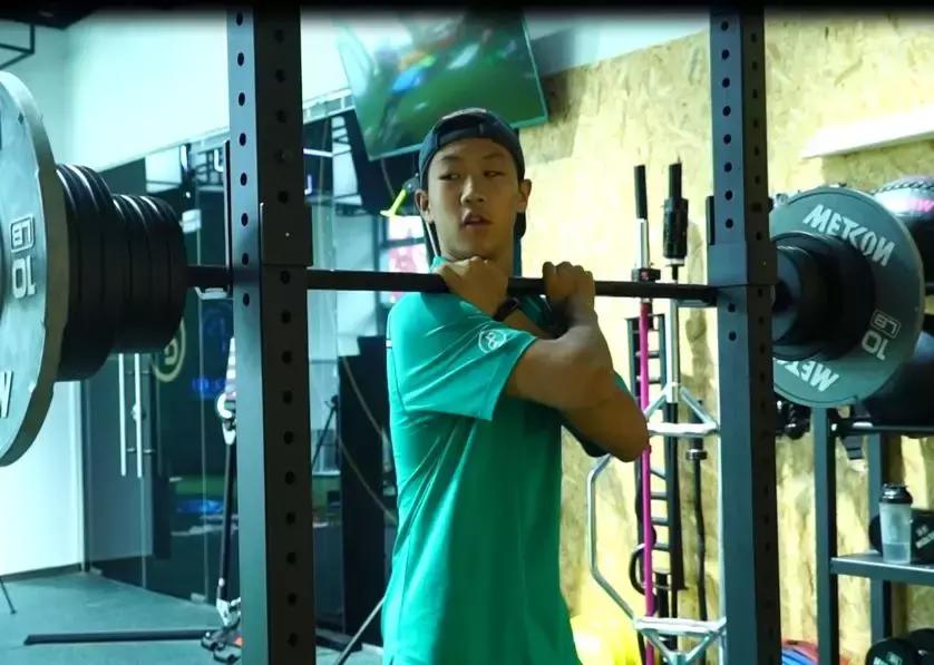 高尔夫体能核心力量的训练方法,高尔夫击球训练方法