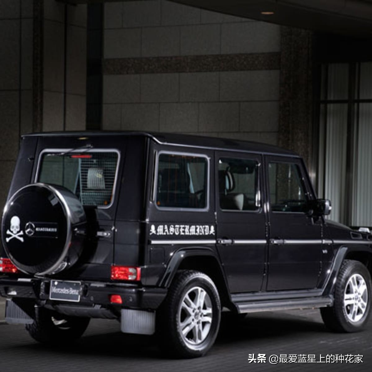 奔驰大g1994老款,奔驰大g有几款车型和价格