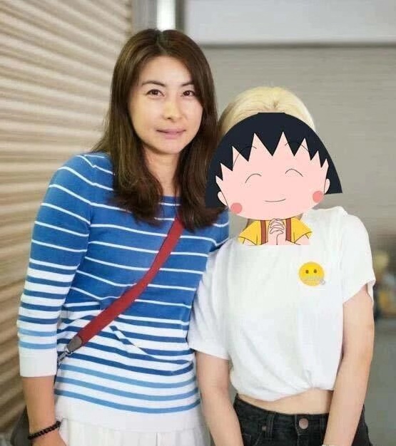 郭晶晶穿黑色裙近照大曝光,郭晶晶近况曝光朴素衣着不似阔太