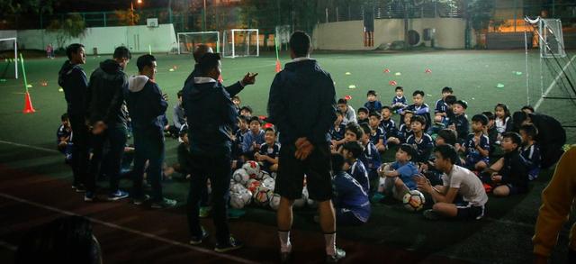 俱乐部球员怎么训练,俱乐部里面怎么训练的