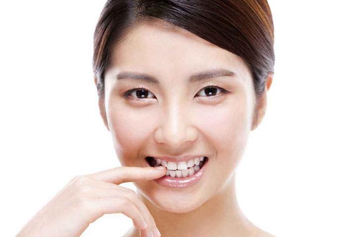 最健康的牙齿美白方法是什么,简单有效的牙齿美白方法