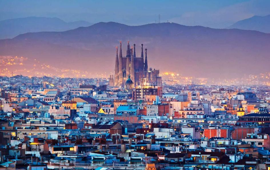 设计大师安东尼奥高迪,西班牙设计大师高迪