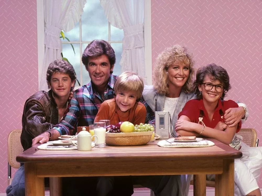 成长的烦恼美剧原版在线看,经典美剧《成长的烦恼》国语版01