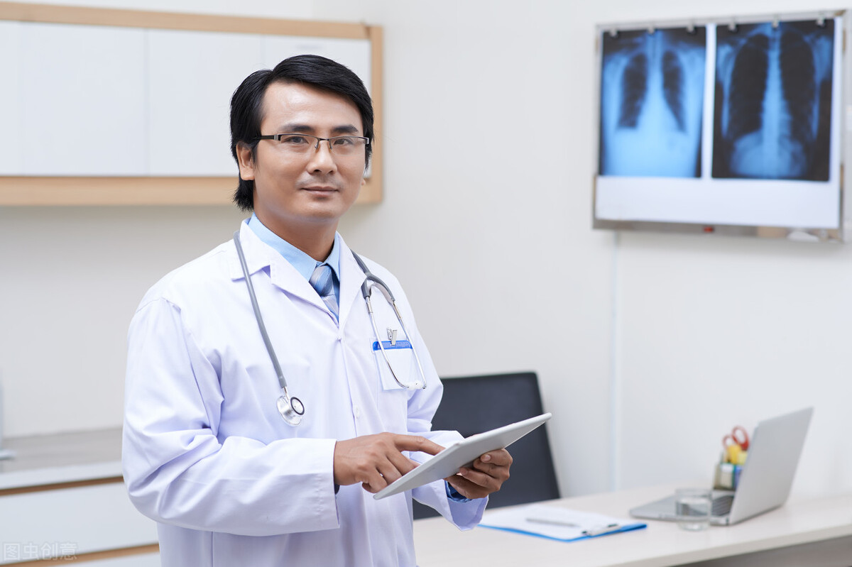 小狗狗三个月挑食应该吃什么,刚断奶的小狗怎么喂养不易拉肚子