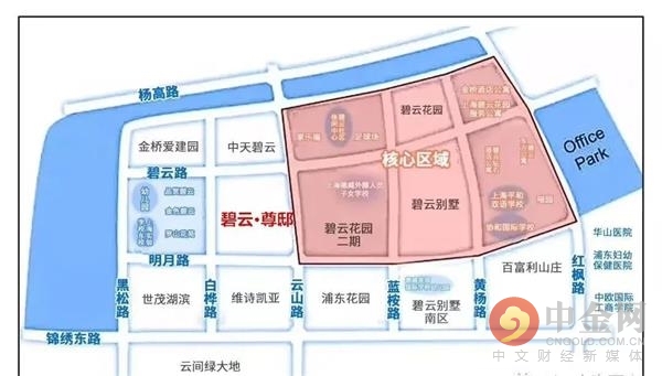 夜里排队抢房,戴口罩抢房