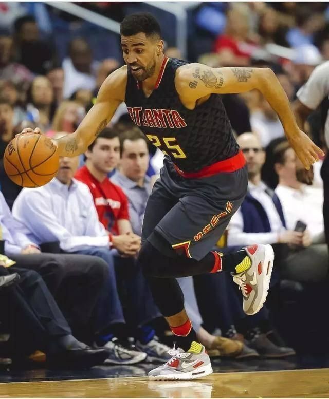 NBA5大球鞋之最：杜兰特球鞋像长筒靴，弹簧鞋增加弹跳5cm被禁止