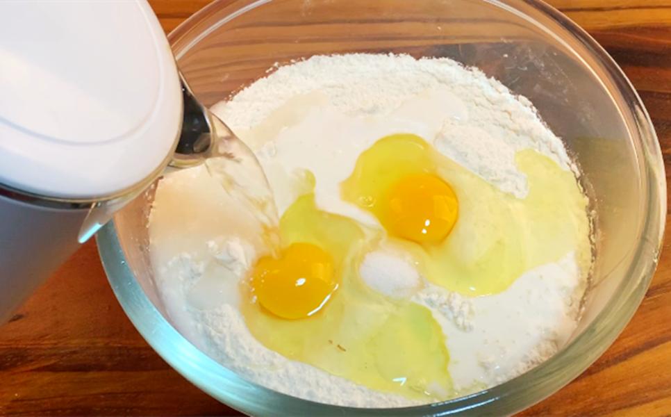 早餐发面饼怎么做又软又香,早餐想吃发面饼手不沾面就能做好