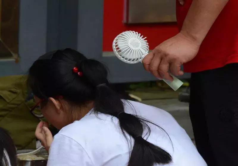 考完试表白的视频,考完试后的表白