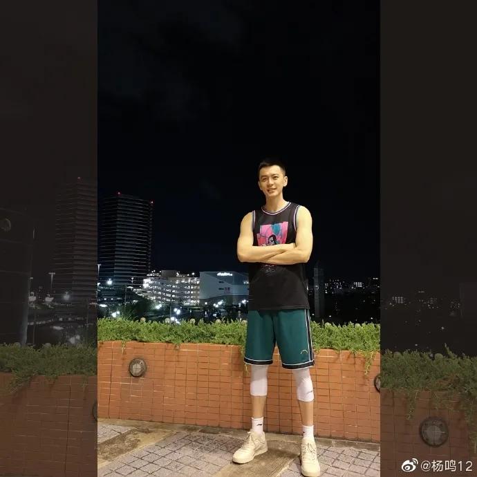 193cm体坛第一帅哥爆红，颜值惊艳：他要出道，男明星就哭吧