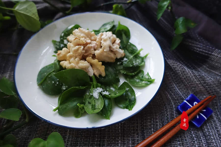 穿心莲木耳核桃拌凉菜,核桃穿心莲