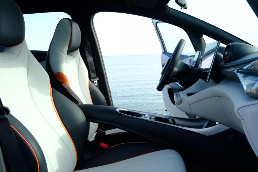 比亚迪新海豚静态体验,比亚迪海豚提升驾乘舒适