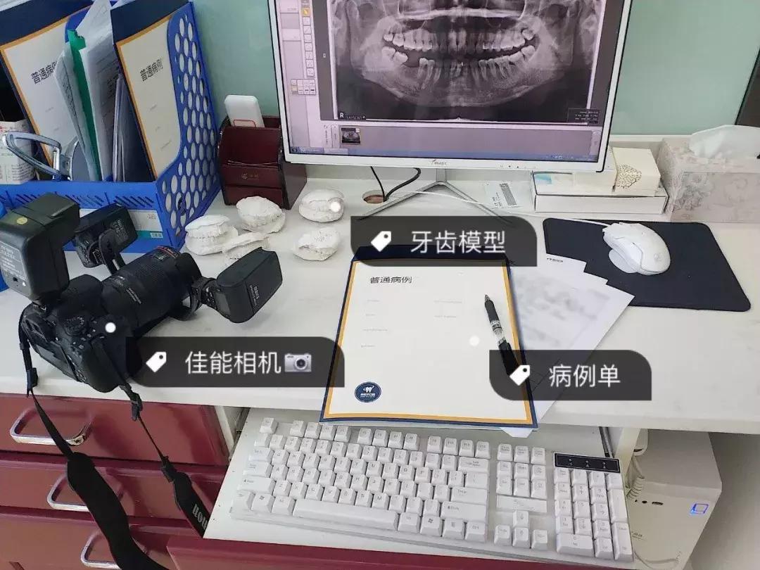打探了100个成都90后的办公桌，发现了这些秘密？！