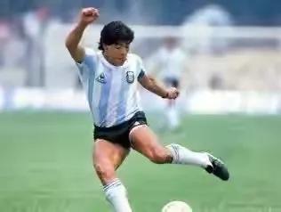 回忆球王马拉多纳,一代球王马拉多纳传奇