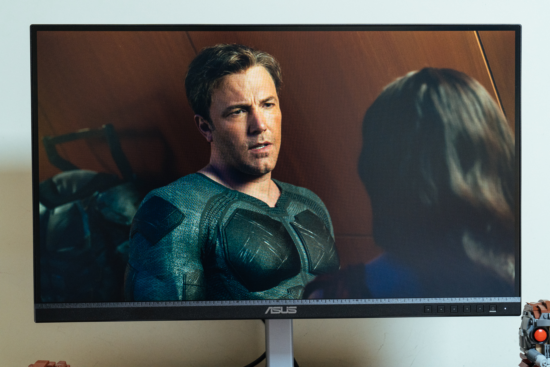 华硕创艺国度显示器买27还是32,华硕proartpa279cv显示器缺点