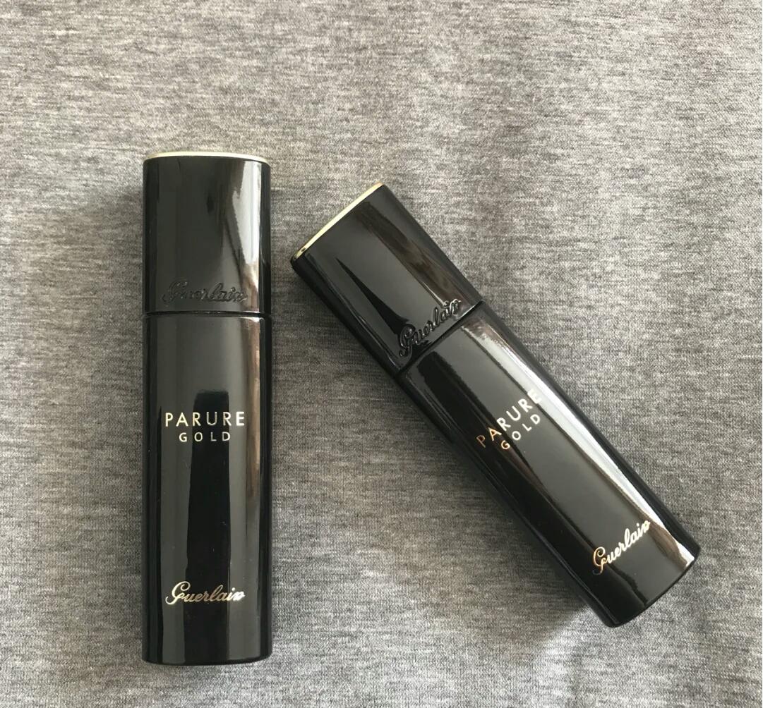 阿玛尼粉底液和虫草粉底液哪个好用,雅诗兰黛粉底液沁水遮暇效果