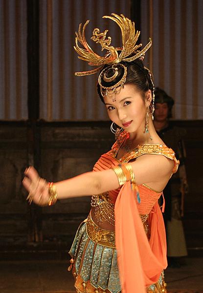 异域风情的美人热巴,热巴的异域美人