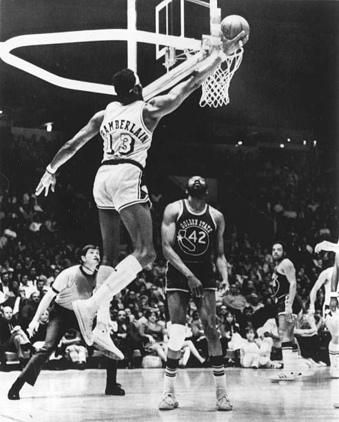 复古与潮流的帆布鞋,帆布鞋是体现休闲风的重点单品