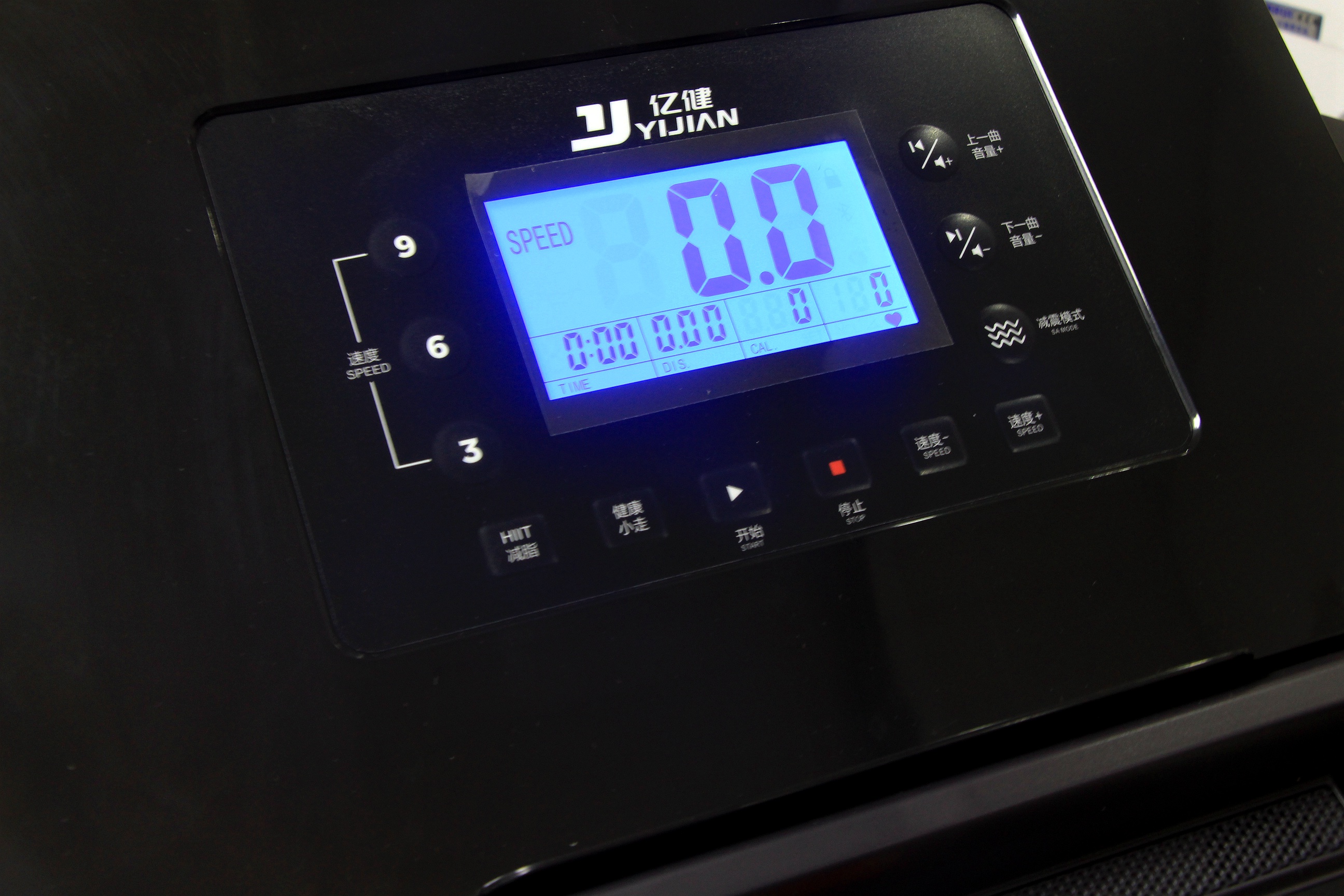 亿健跑步机最新款是哪个型号,亿健智能跑步机m1评测