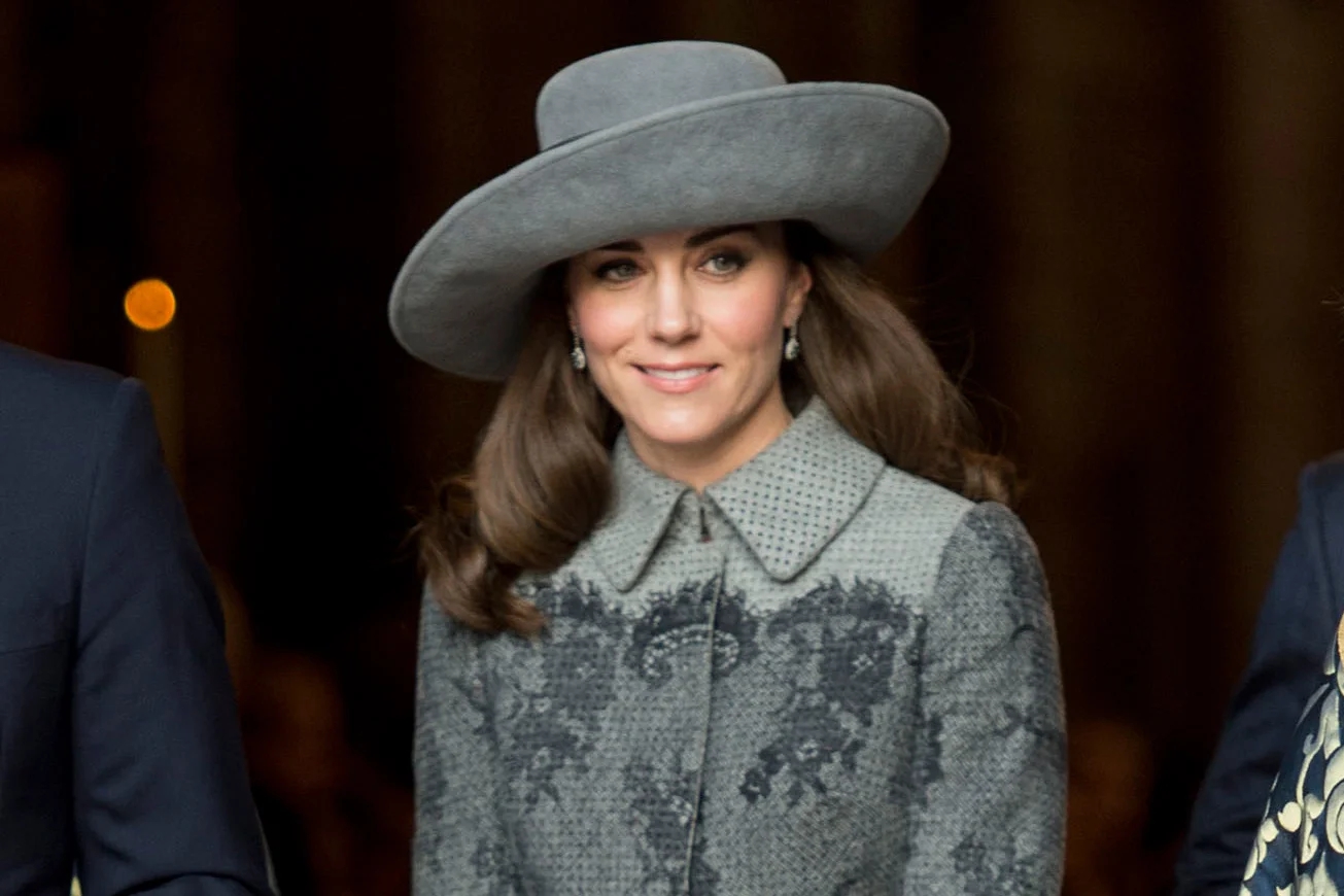 凯特王妃戴戴安娜王妃头饰,凯特王妃戴的是什么头饰