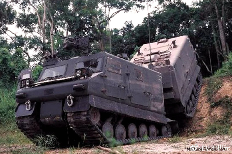 铰接式履带全地形车,中国最新款蟒式履带军用全地形车