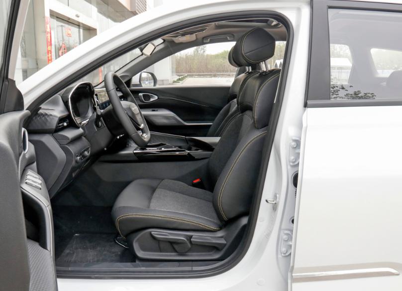 10万元买车预算颜值党就看这4款,买车没头绪15万元家轿首选这几款