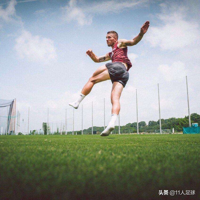 足坛腿最细的人,足坛十大粗腿排名