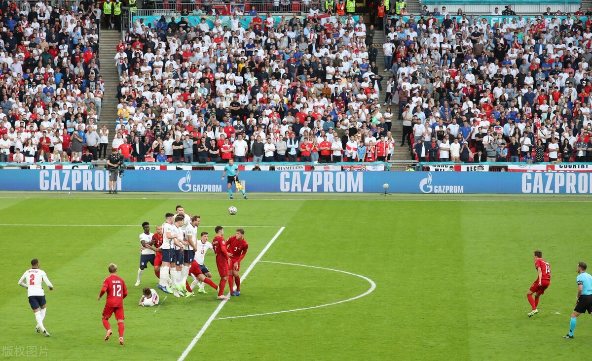 斯特林英格兰丹麦,英格兰vs丹麦斯特林假摔