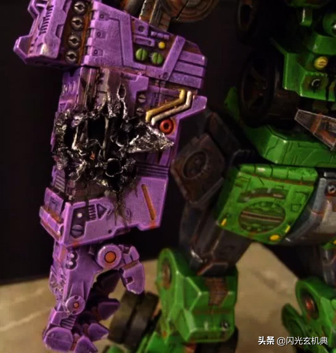 变形金刚动漫人物：重涂塑造战损严重的挖地虎组合-大力神