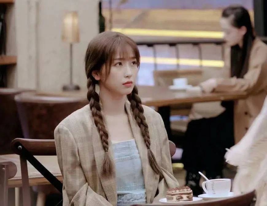 上班女生应该怎么穿比较得体,上班族应该怎么穿