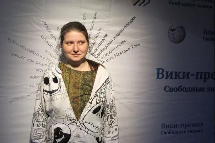 一个靠网友打钱活下来的盗版网站，何以被“封神”？