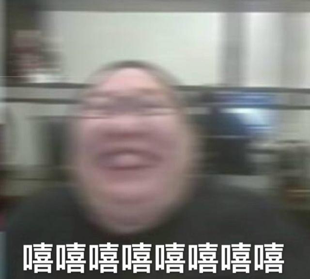 少女心发作？钢铁骚猪pdd竟然直播说玩恋爱手游