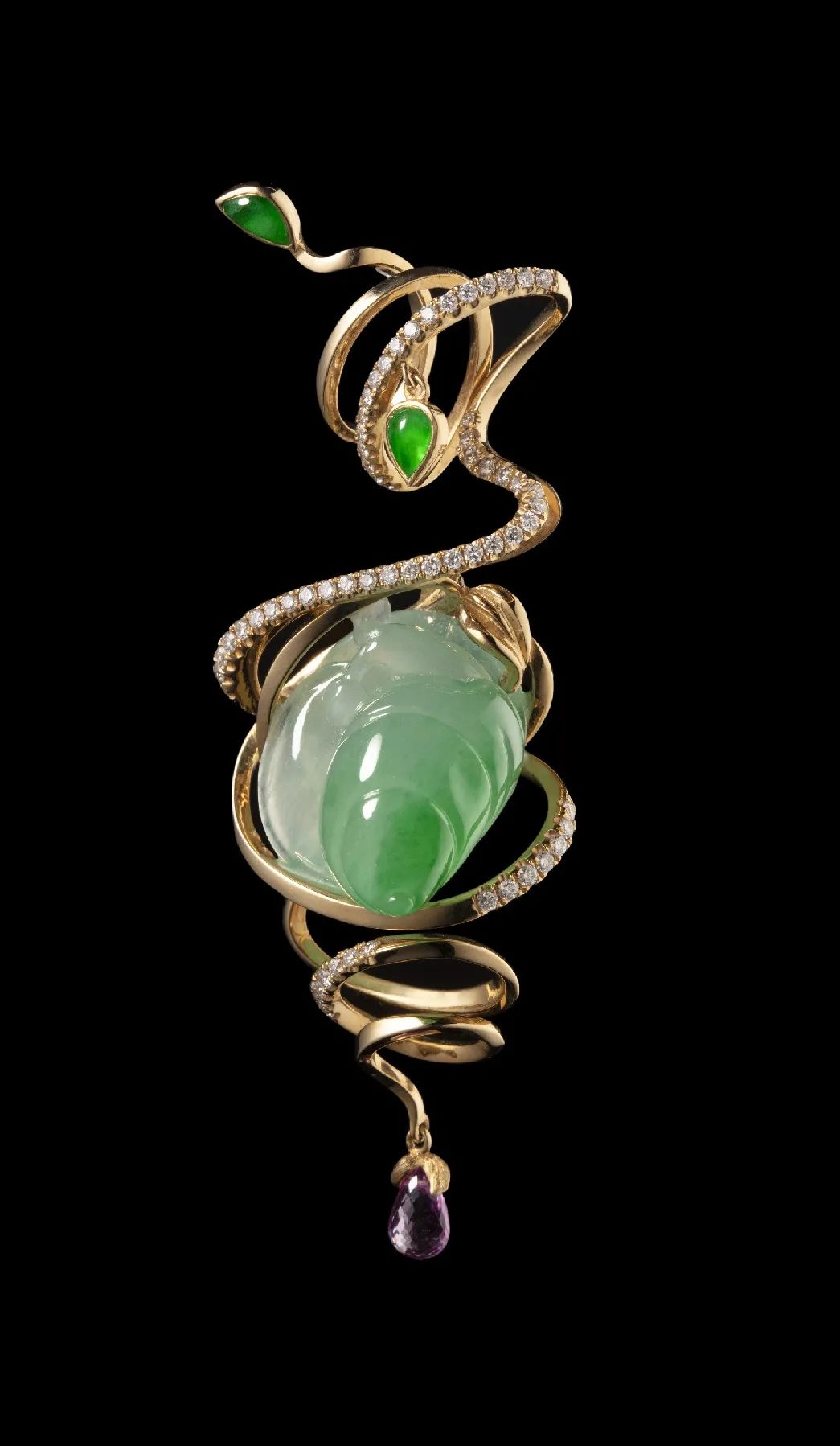 她设计的珠宝如画似景承包了你对美的所有渴求与遐想