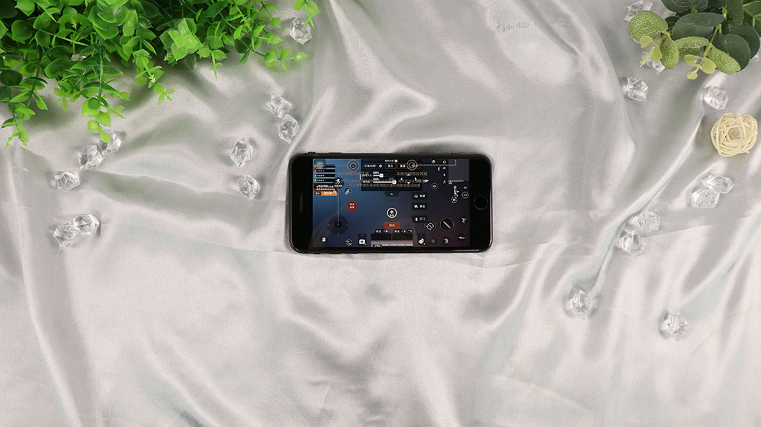 吃鸡很难吗？那是你没用对手机钢化膜