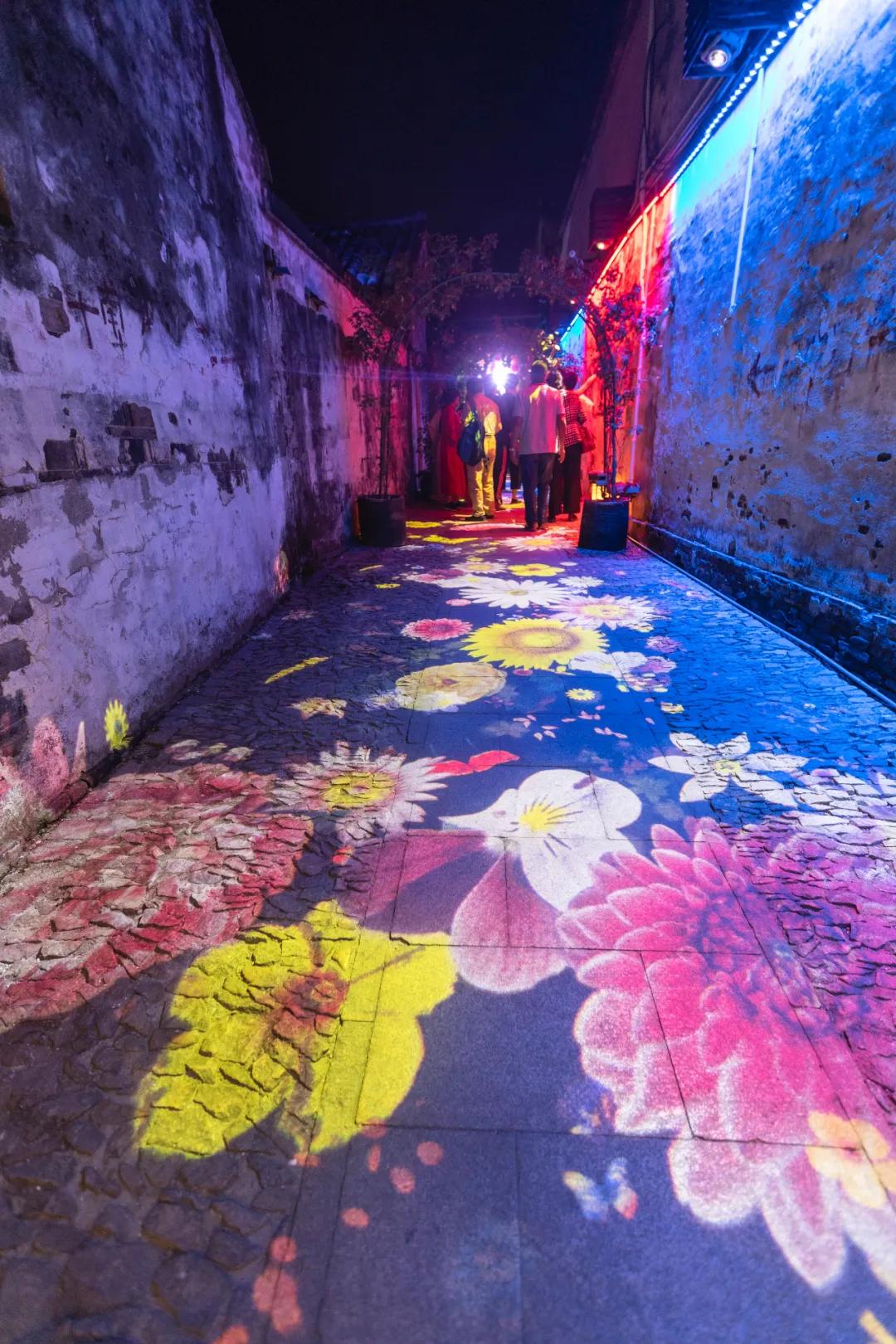 穿汉服赏花灯猜灯谜,苏州周庄古镇汉服