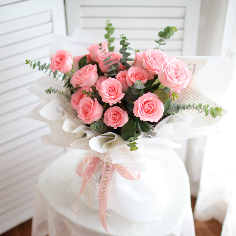 送女朋友玫瑰花的颜色,女朋友生日送什么颜色的玫瑰花好