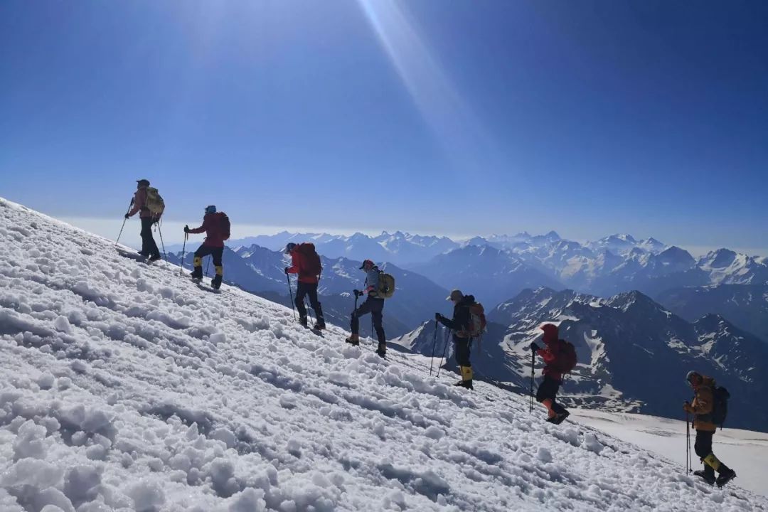 7个月攀登14座高峰,七个月攀登8000米