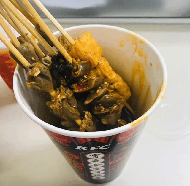 沉浸式吃肯德基串串,肯德基吃火锅串串