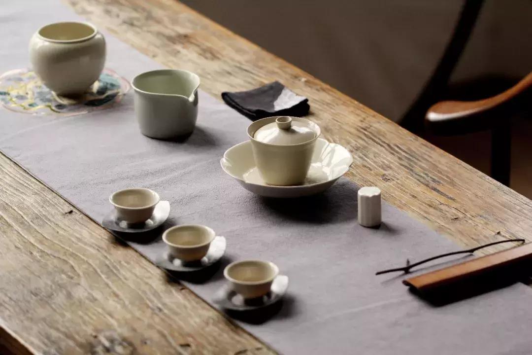 干泡茶盘和湿泡茶盘有什么分别,泡茶干泡与湿泡